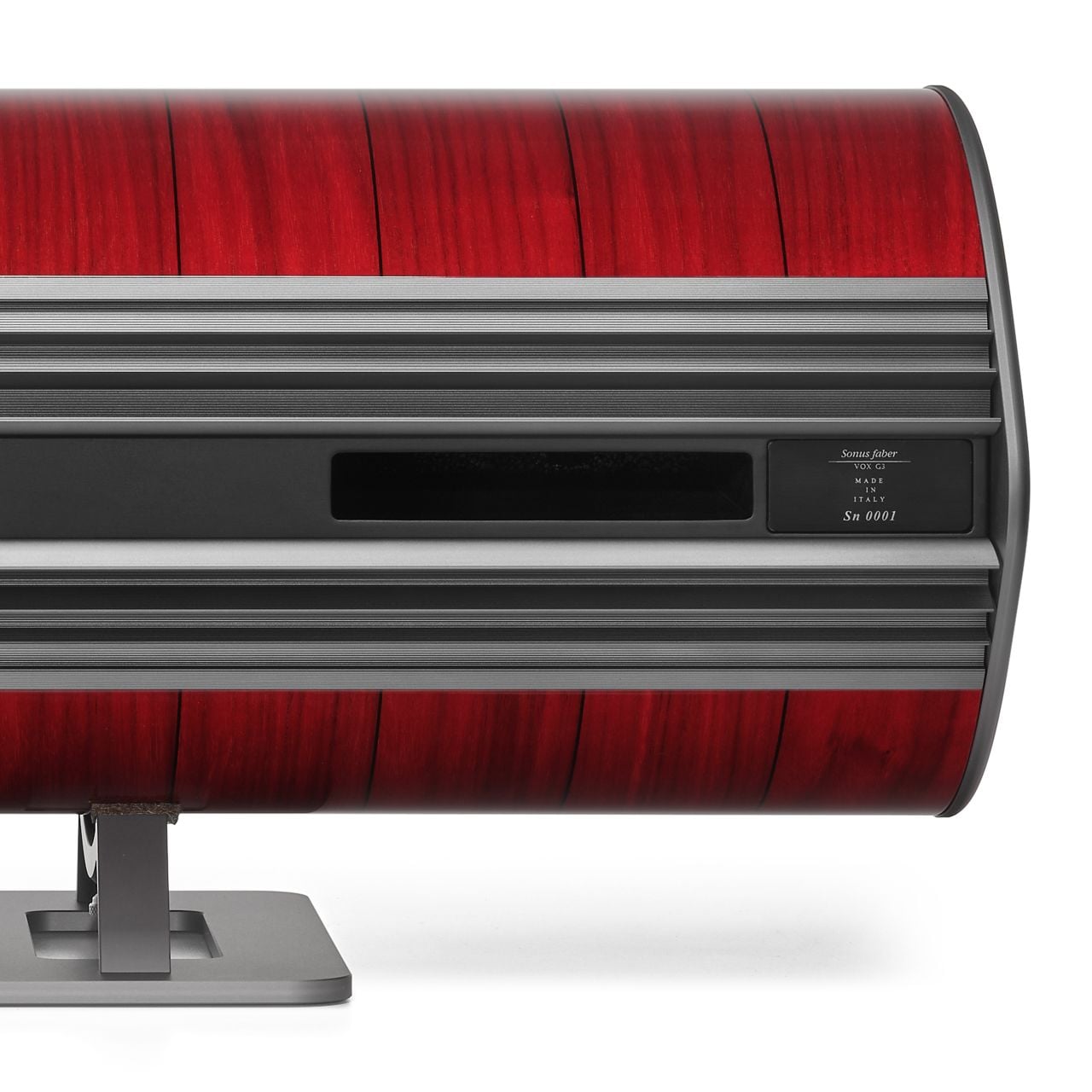 Rear view: Sonus faber Vox G3 home cinema speaker in Red Wood finish, highlighting its deep and rich color.