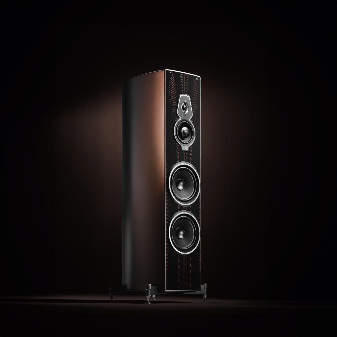 a photo of the sonus faber amati folgore floorstanding speaker, featuring maserati's rame folgore finish